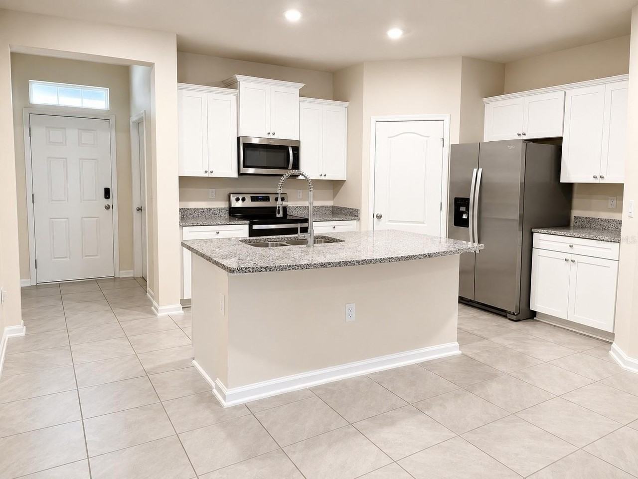 172 Redbud Rd - Photo 2 of 17