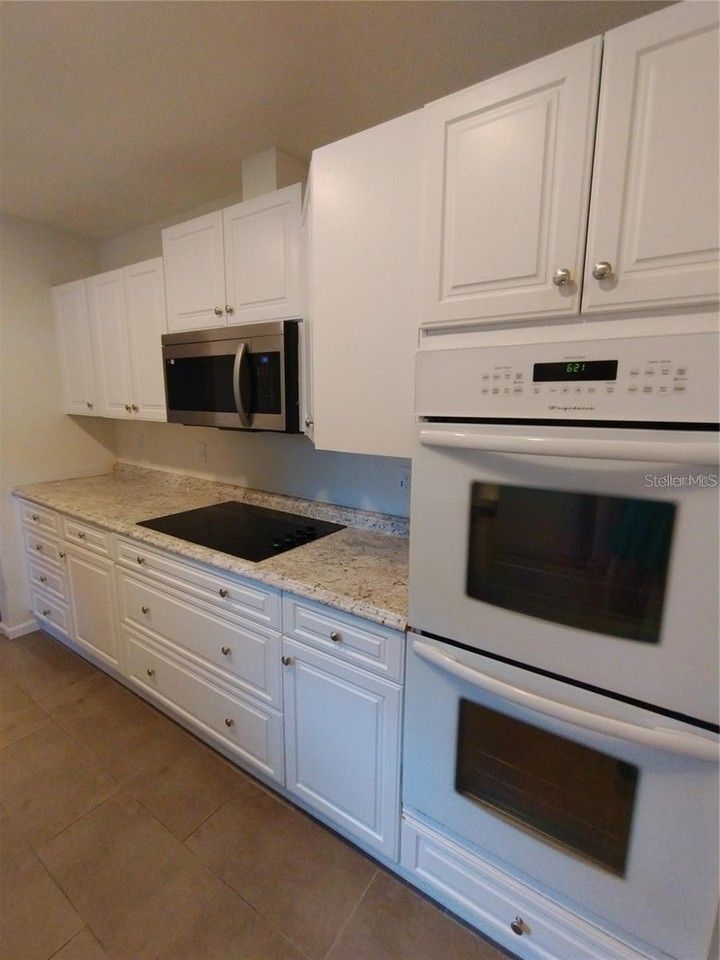 100 S Stone St #A - Photo 7 of 15
