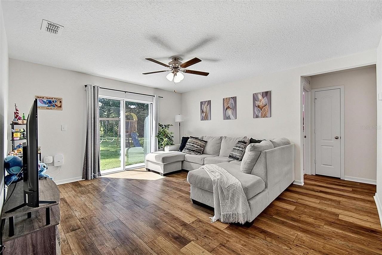 70 Pebble Beach Dr - Photo 3 of 42