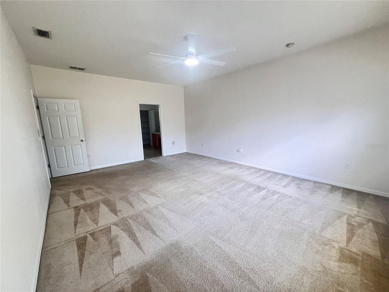 41 Louisiana Dr - Photo 3 of 11