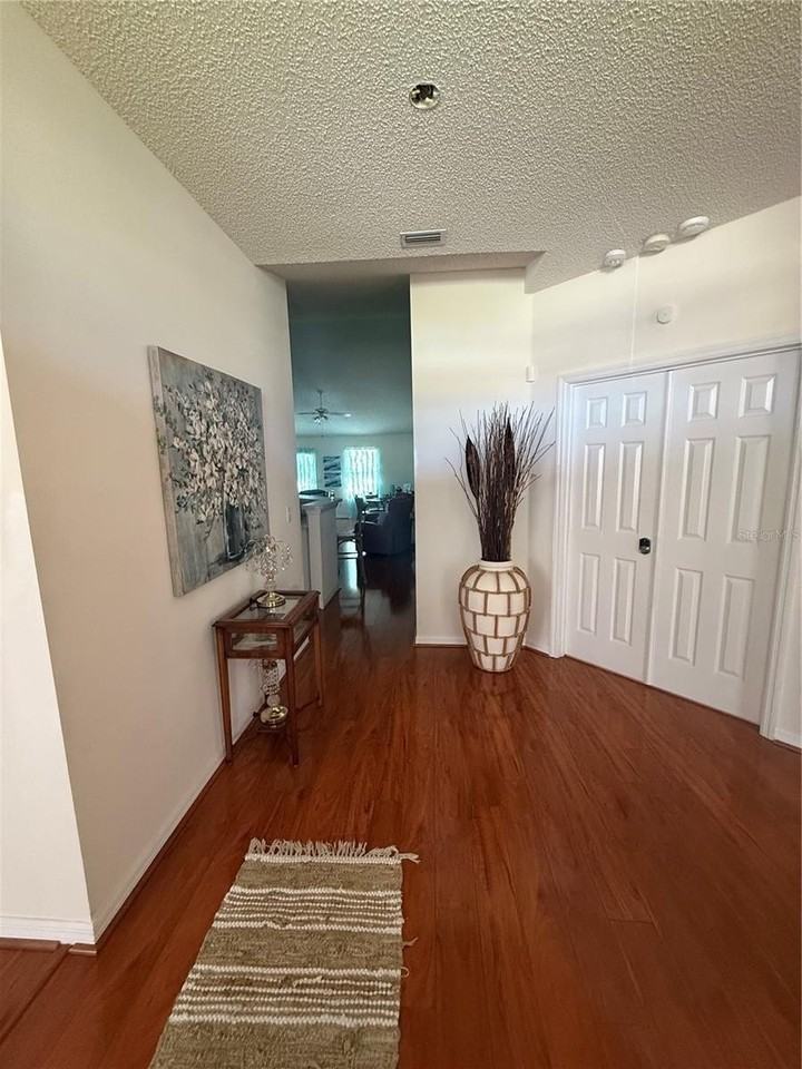 4 Ballard Ln - Photo 3 of 33