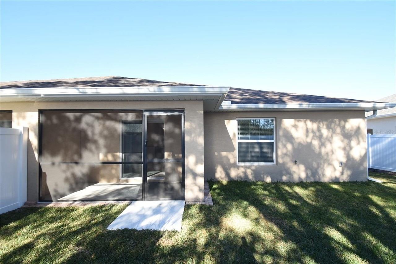 11 Buttonwood Ln #A - Photo 2 of 36