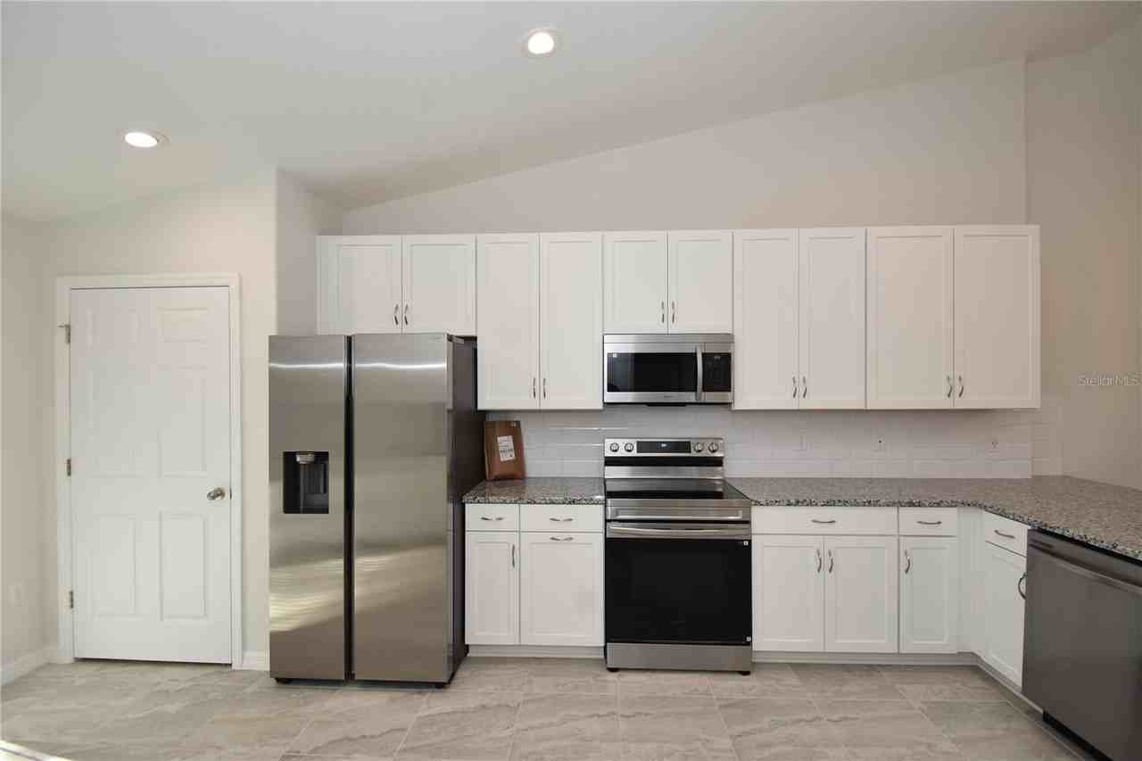 11 Buttonwood Ln #A - Photo 7 of 36