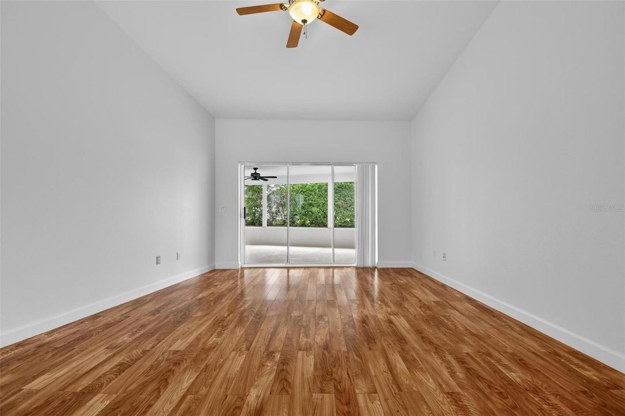 231 Wellington Dr - Photo 3 of 49