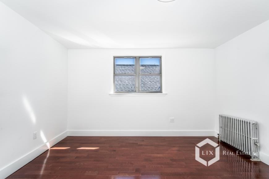 518 E 8th St - Photo 5 of 10