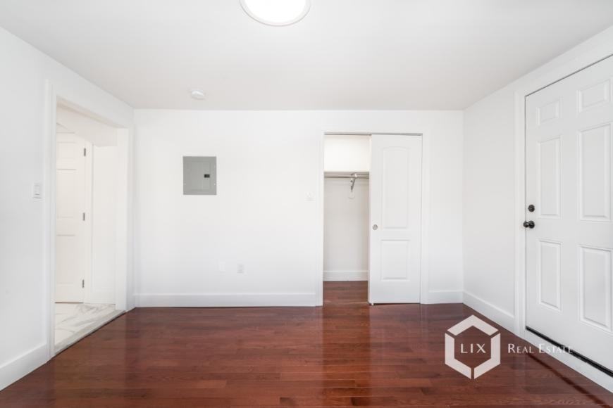 518 E 8th St - Photo 6 of 10