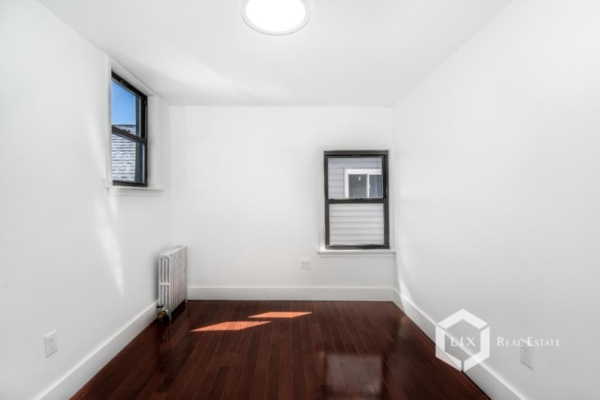 518 E 8th St - Photo 7 of 10