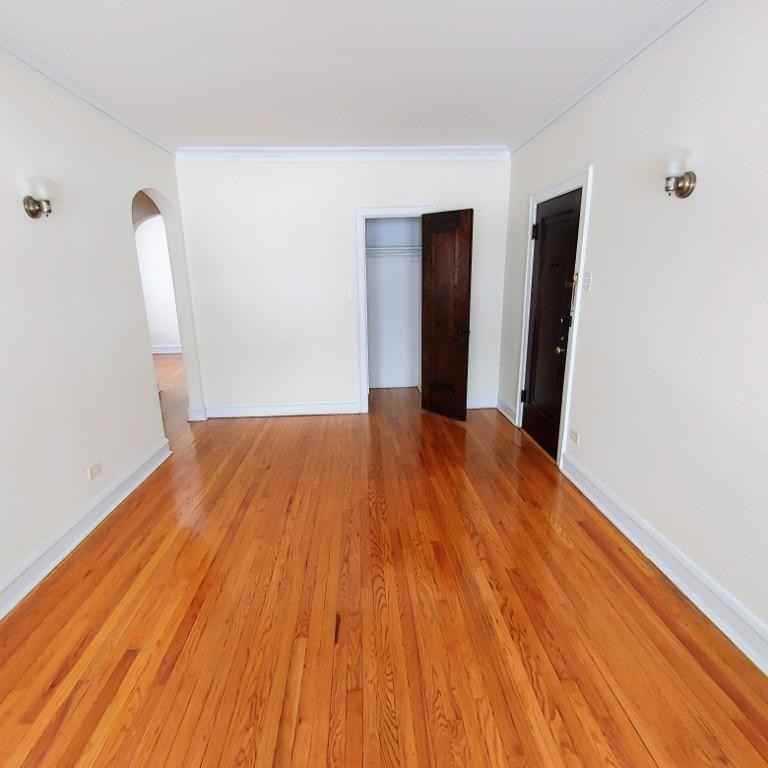2721 N Kostner Ave - Photo 3 of 10