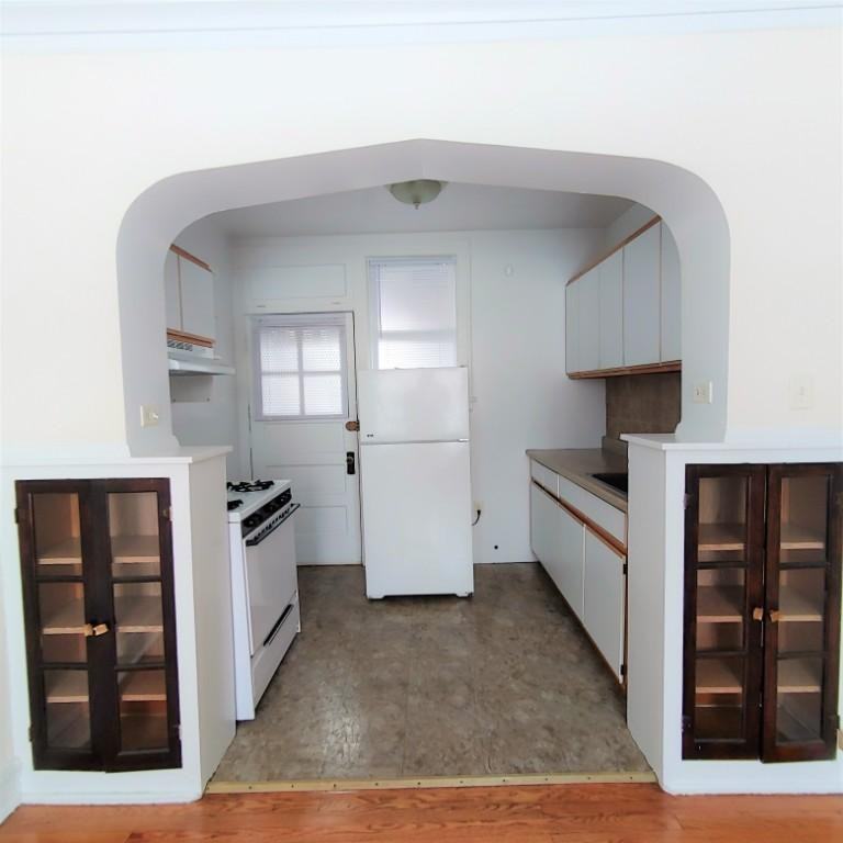 2721 N Kostner Ave - Photo 6 of 10