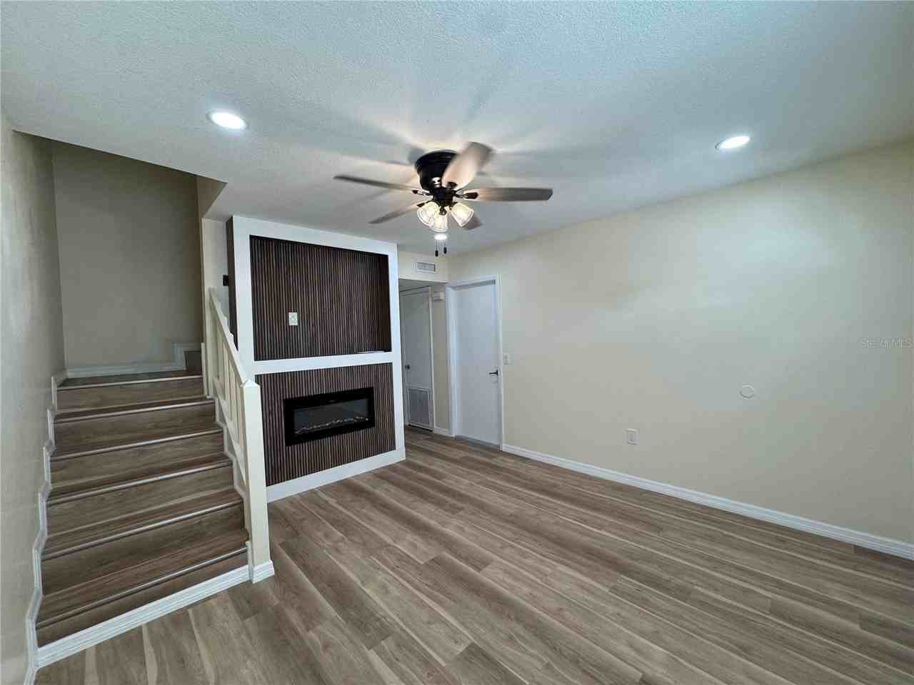 665 W Juniata St - Photo 2 of 18