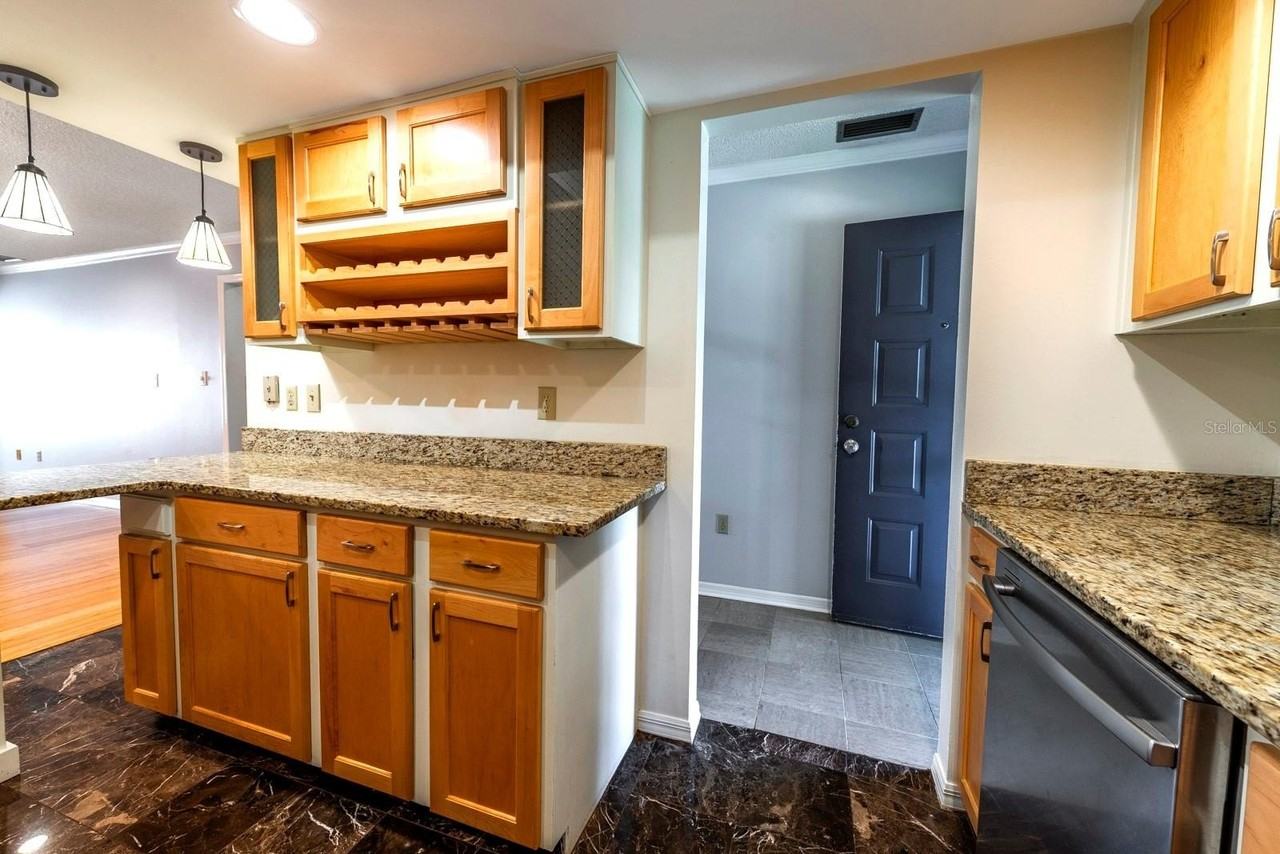 110 N Tremain St #202 - Photo 5 of 32