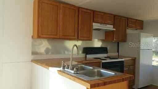 3366 Maple Ln - Photo 4 of 30