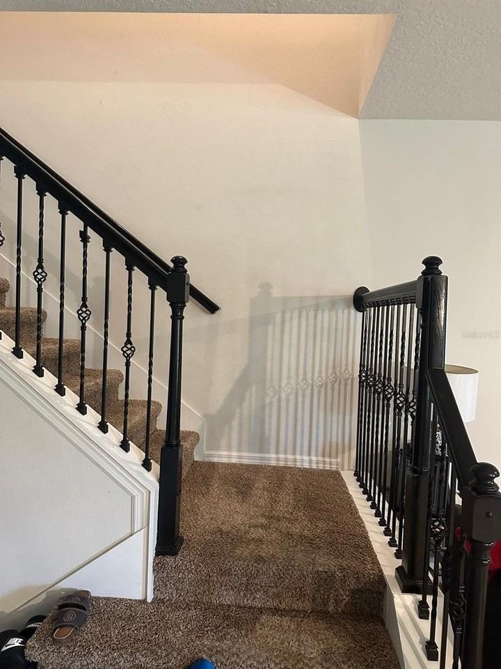 1382 Riley Cir - Photo 4 of 32
