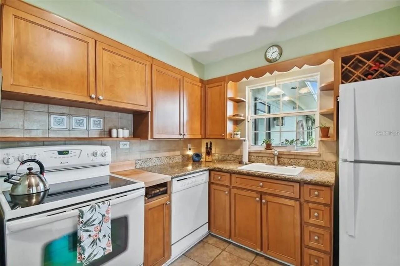 1500 E Ridgewood St - Photo 5 of 22