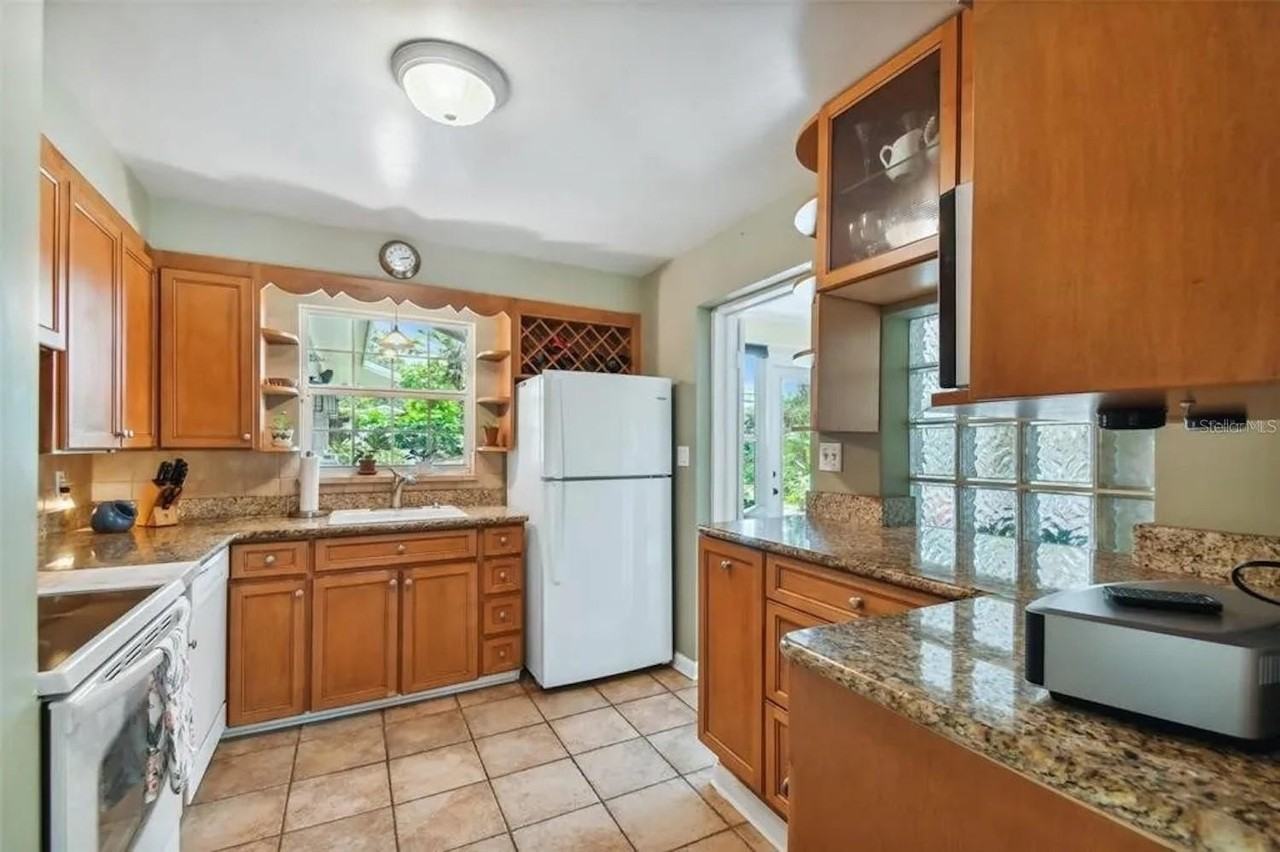 1500 E Ridgewood St - Photo 6 of 22