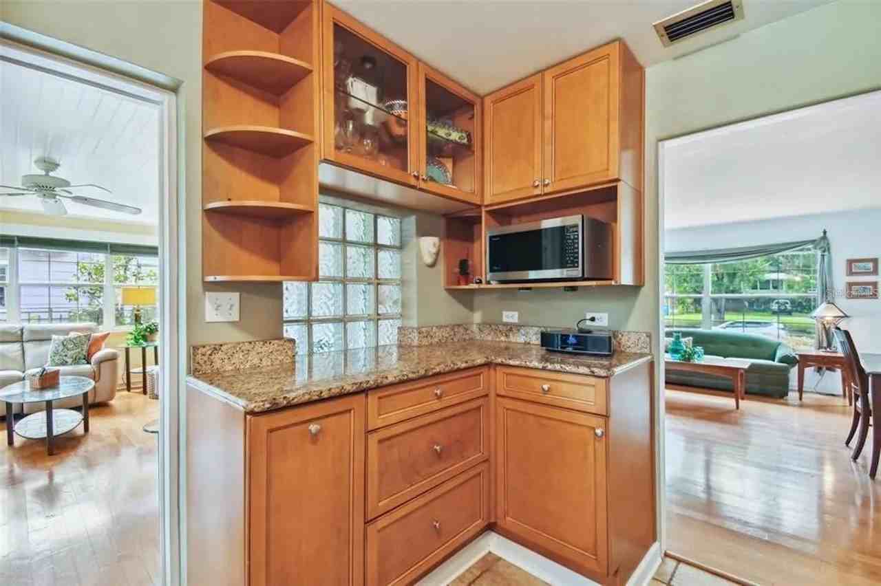 1500 E Ridgewood St - Photo 7 of 22