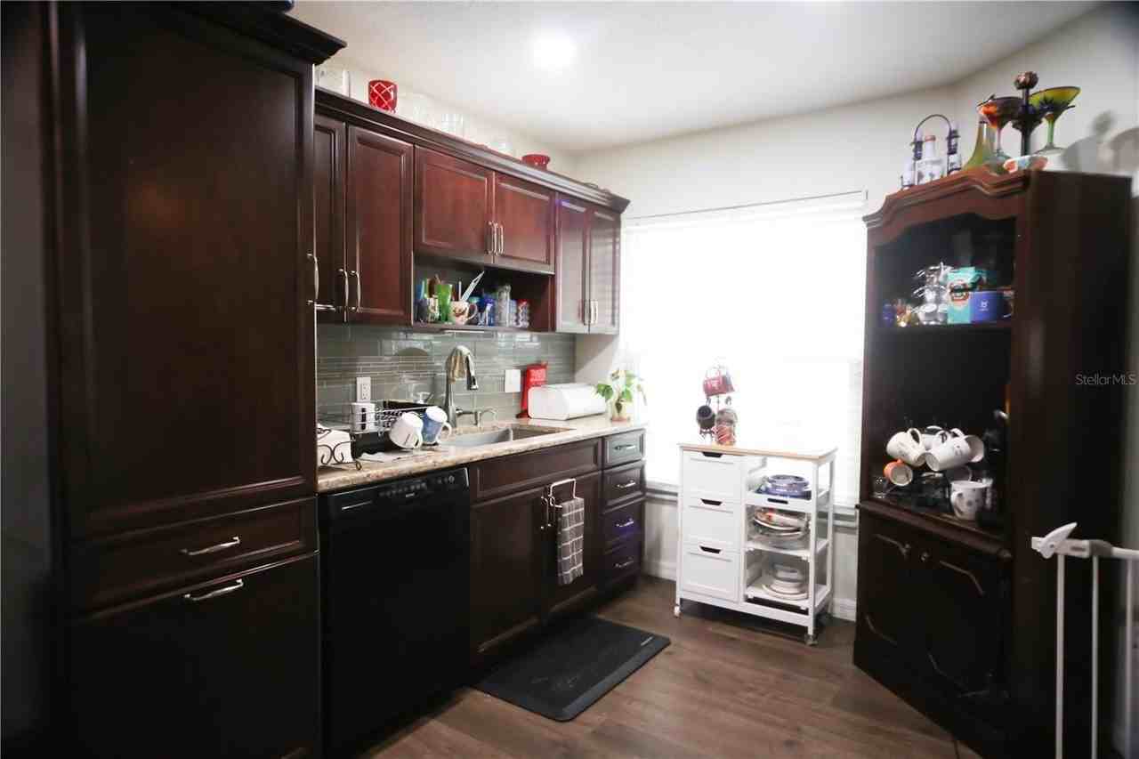 136 Baytree Blvd - Photo 5 of 18