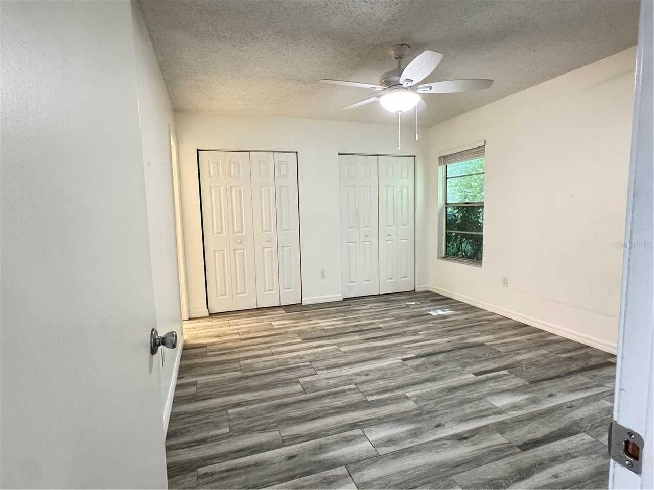 215 Fernwood St - Photo 6 of 13