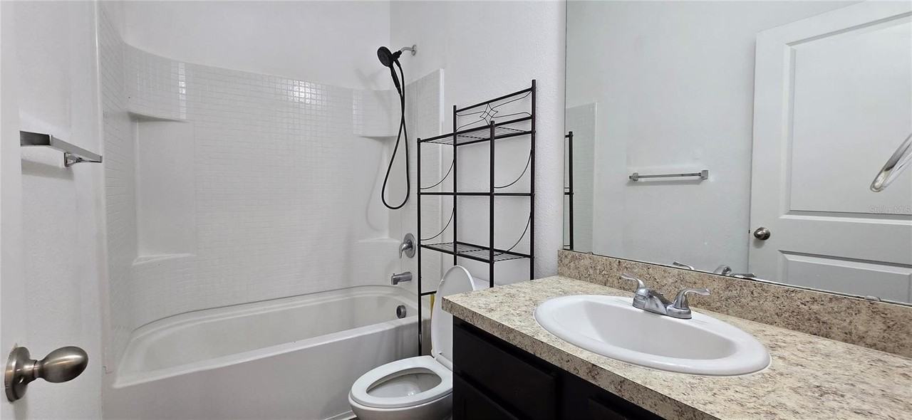 15660 Merlin Ave - Photo 7 of 23