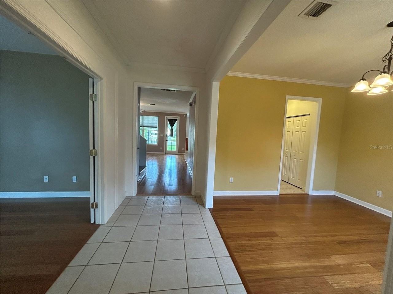 2549 Twain Dr - Photo 2 of 40