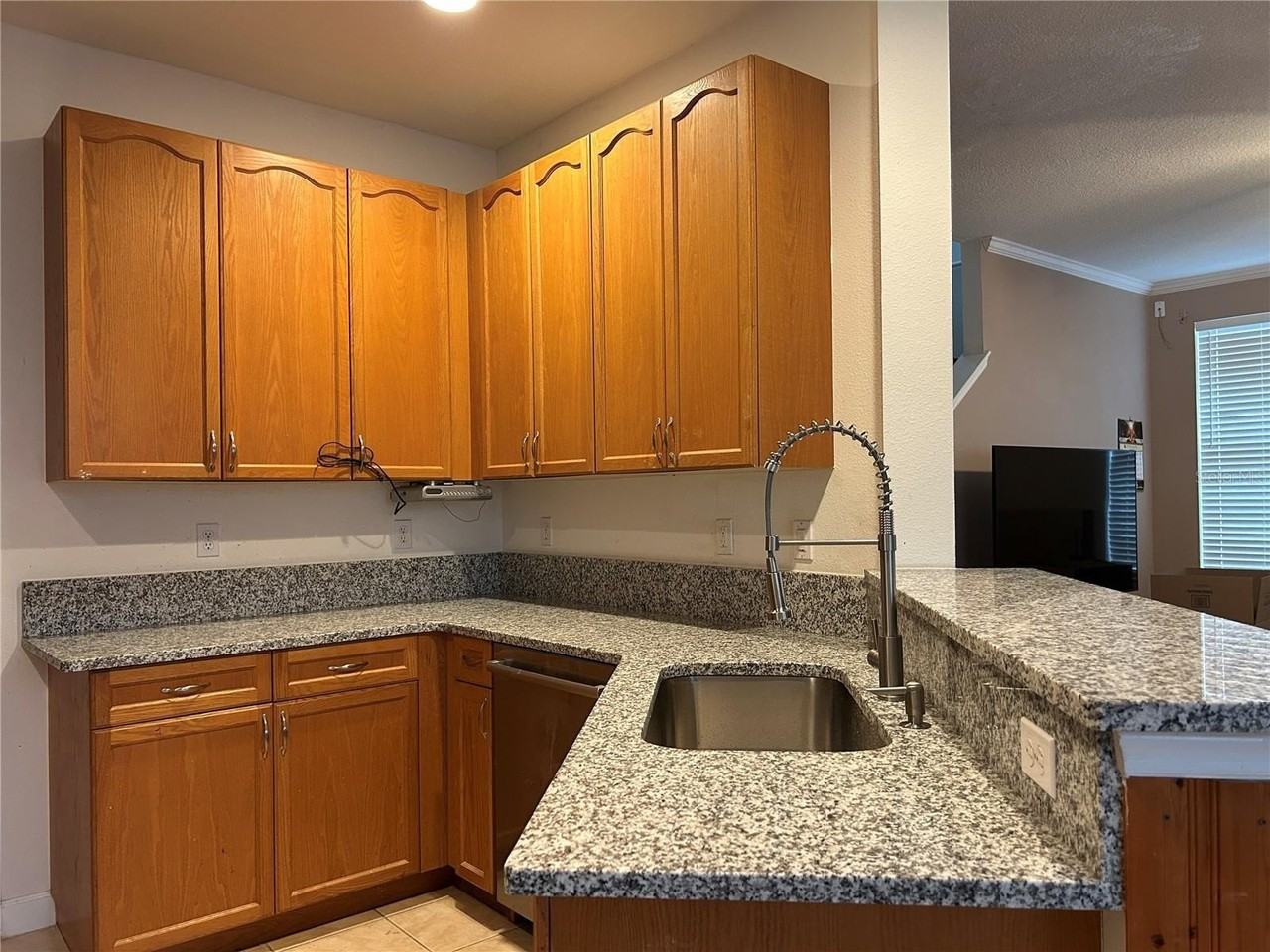2549 Twain Dr - Photo 3 of 40
