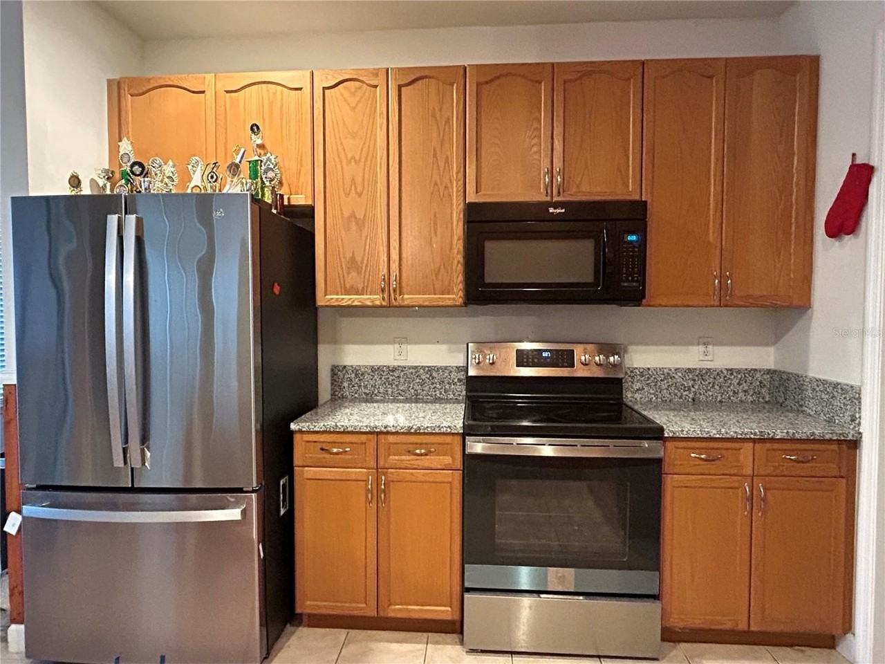 2549 Twain Dr - Photo 4 of 40