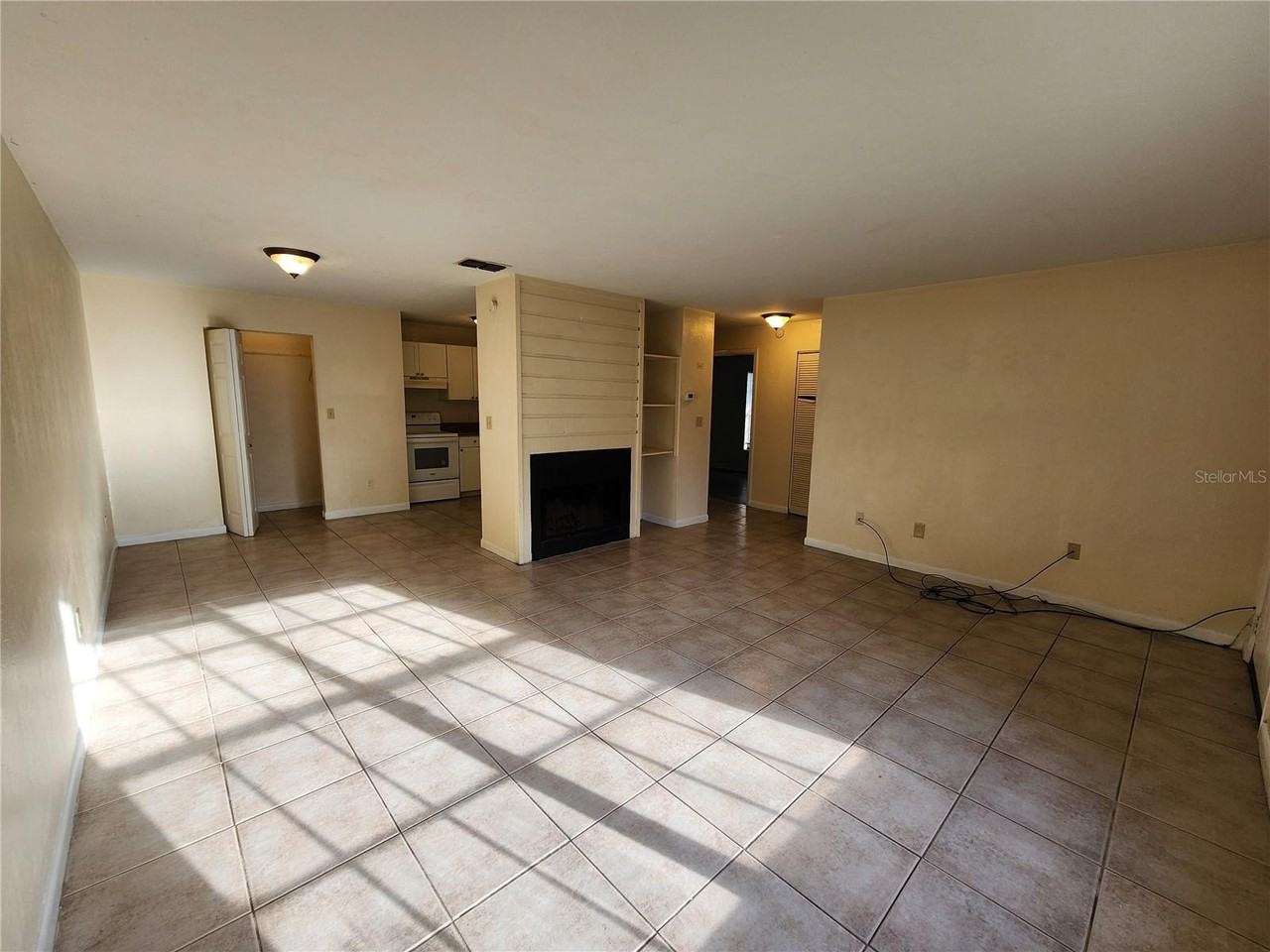 2529 Nw 62nd Pl - Photo 3 of 28
