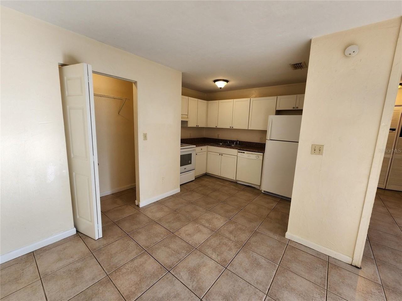 2529 Nw 62nd Pl - Photo 6 of 28