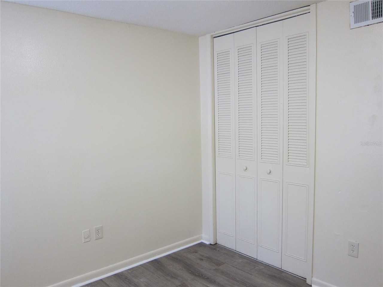 300 Nw 20th Ave #6 - Photo 6 of 22