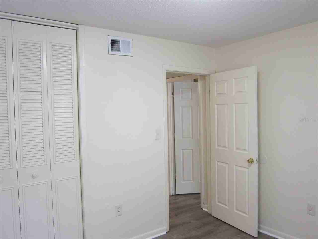300 Nw 20th Ave #6 - Photo 7 of 22