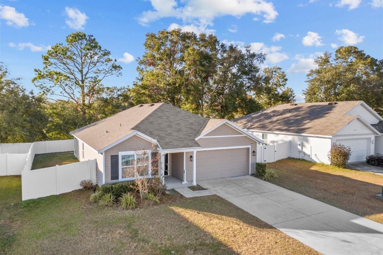 896 Nw 253rd Dr - Photo 2 of 22