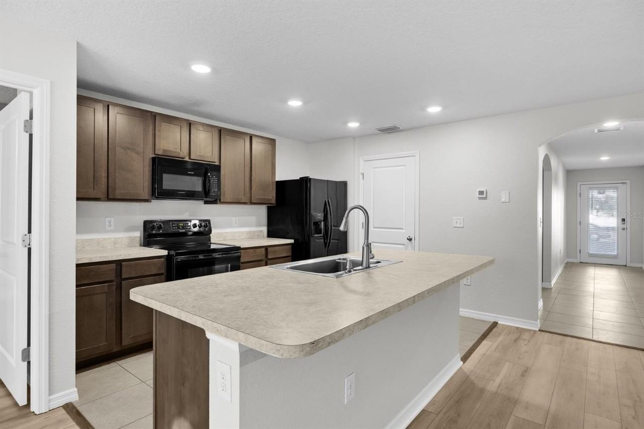 896 Nw 253rd Dr - Photo 7 of 22
