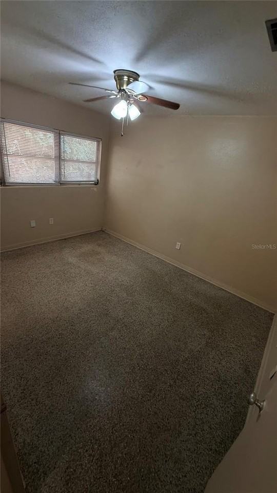 932 Ne 6th Ave - Photo 5 of 10
