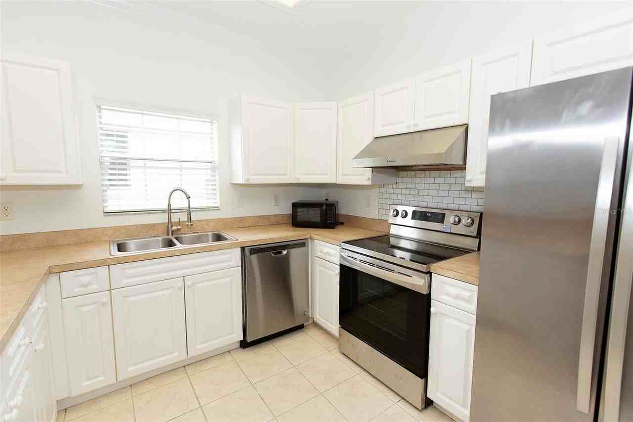7952 Nw 51st Way - Photo 3 of 36
