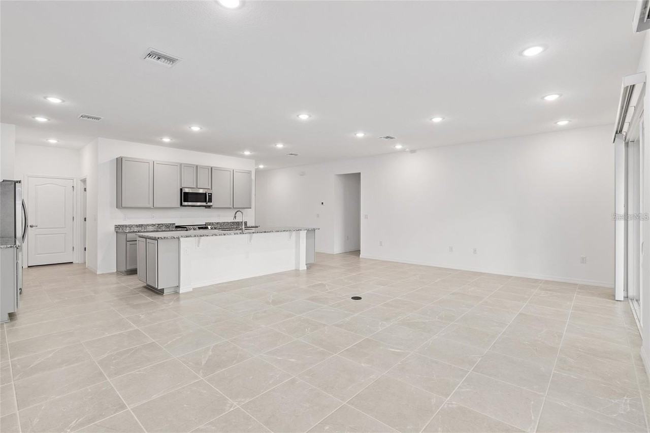 2275 Nw 248th Way - Photo 3 of 28