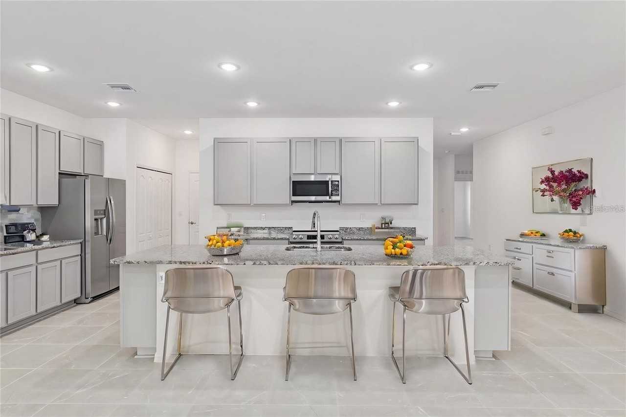 2275 Nw 248th Way - Photo 4 of 28