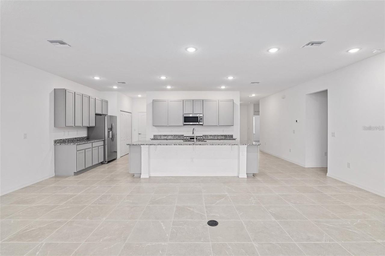 2275 Nw 248th Way - Photo 5 of 28