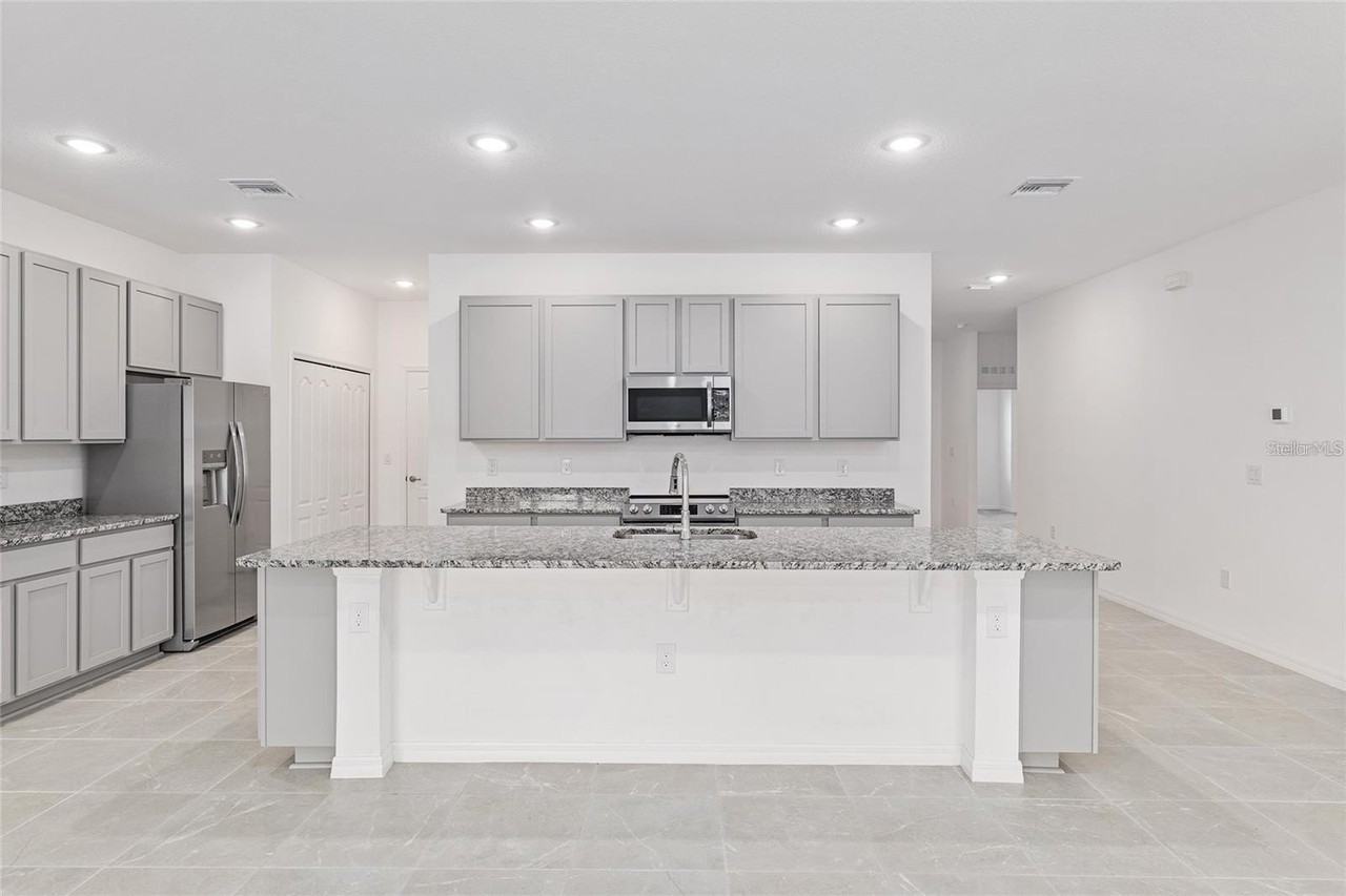 2275 Nw 248th Way - Photo 7 of 28