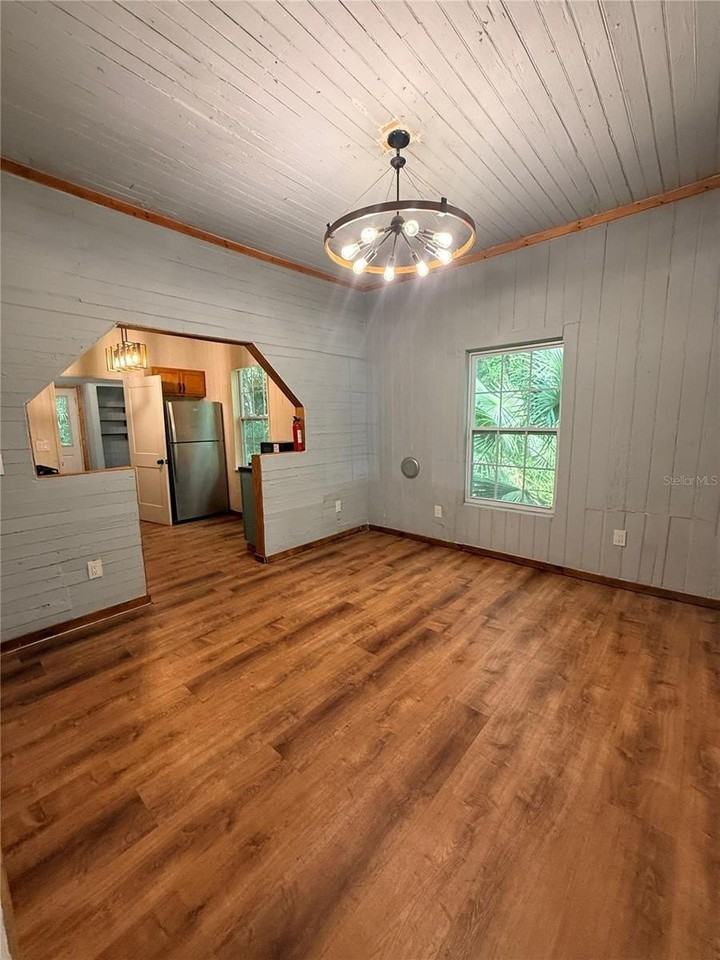 1229 Ne 3rd Ave - Photo 6 of 35