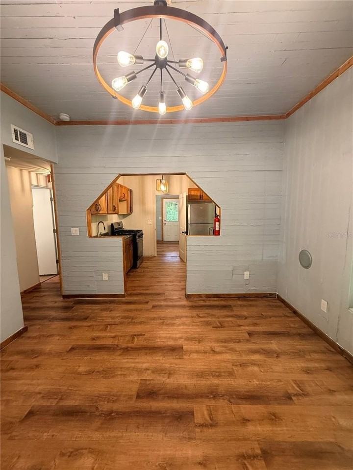 1229 Ne 3rd Ave - Photo 7 of 35