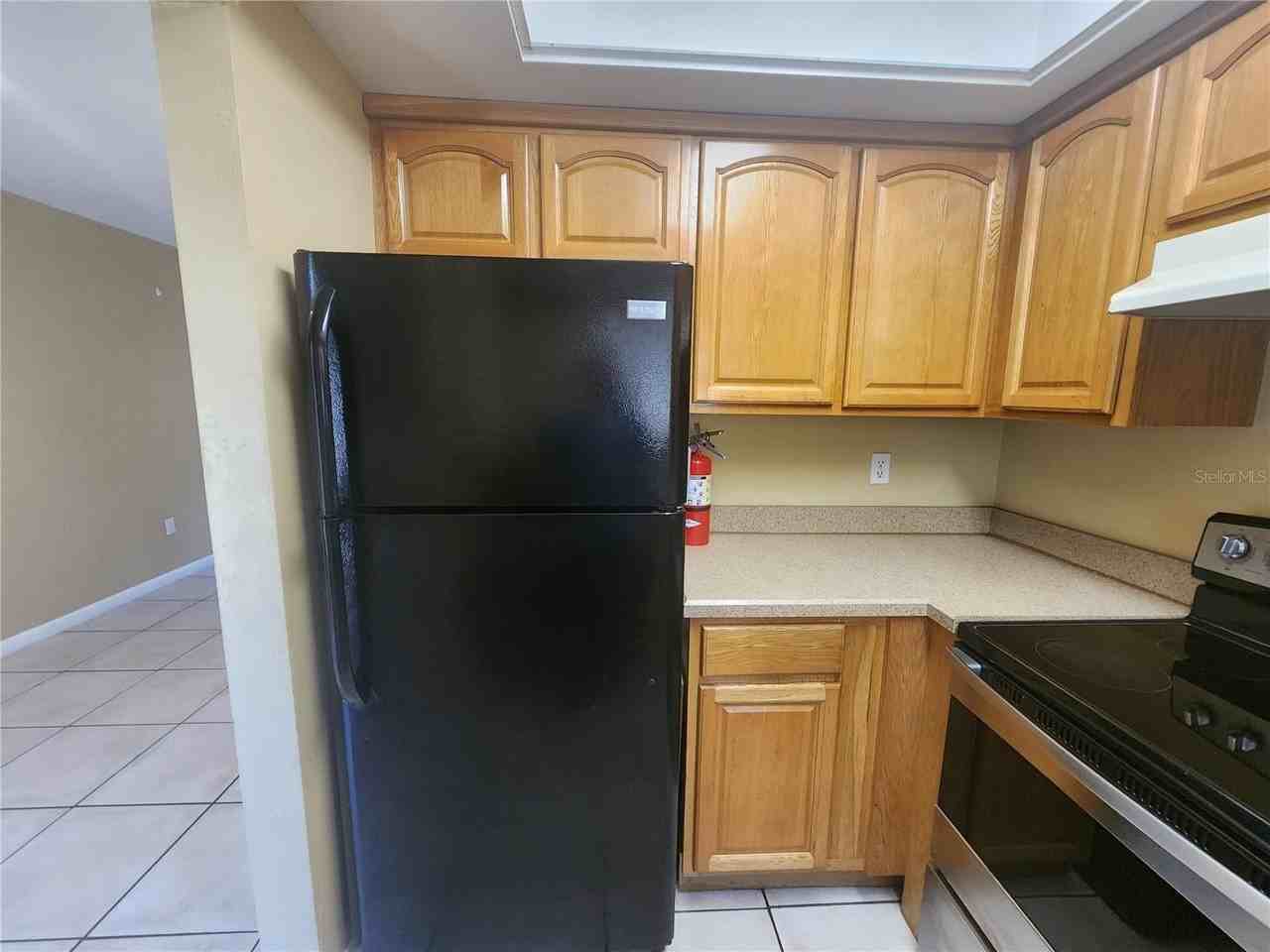 702 Sw 70th Ter #B - Photo 7 of 33