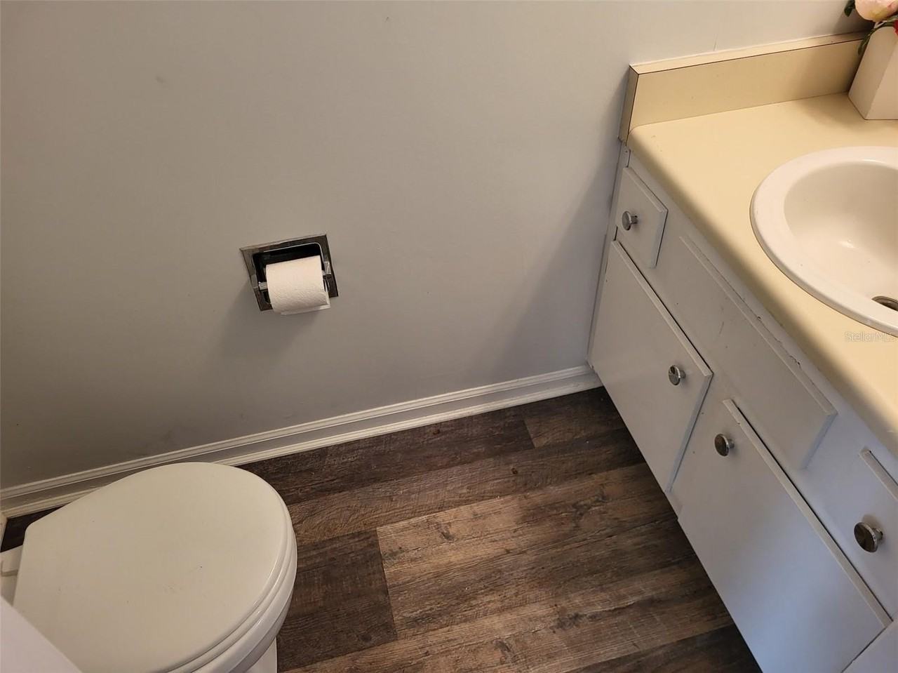 3727 Sw 28th Ter #2 - Photo 5 of 19