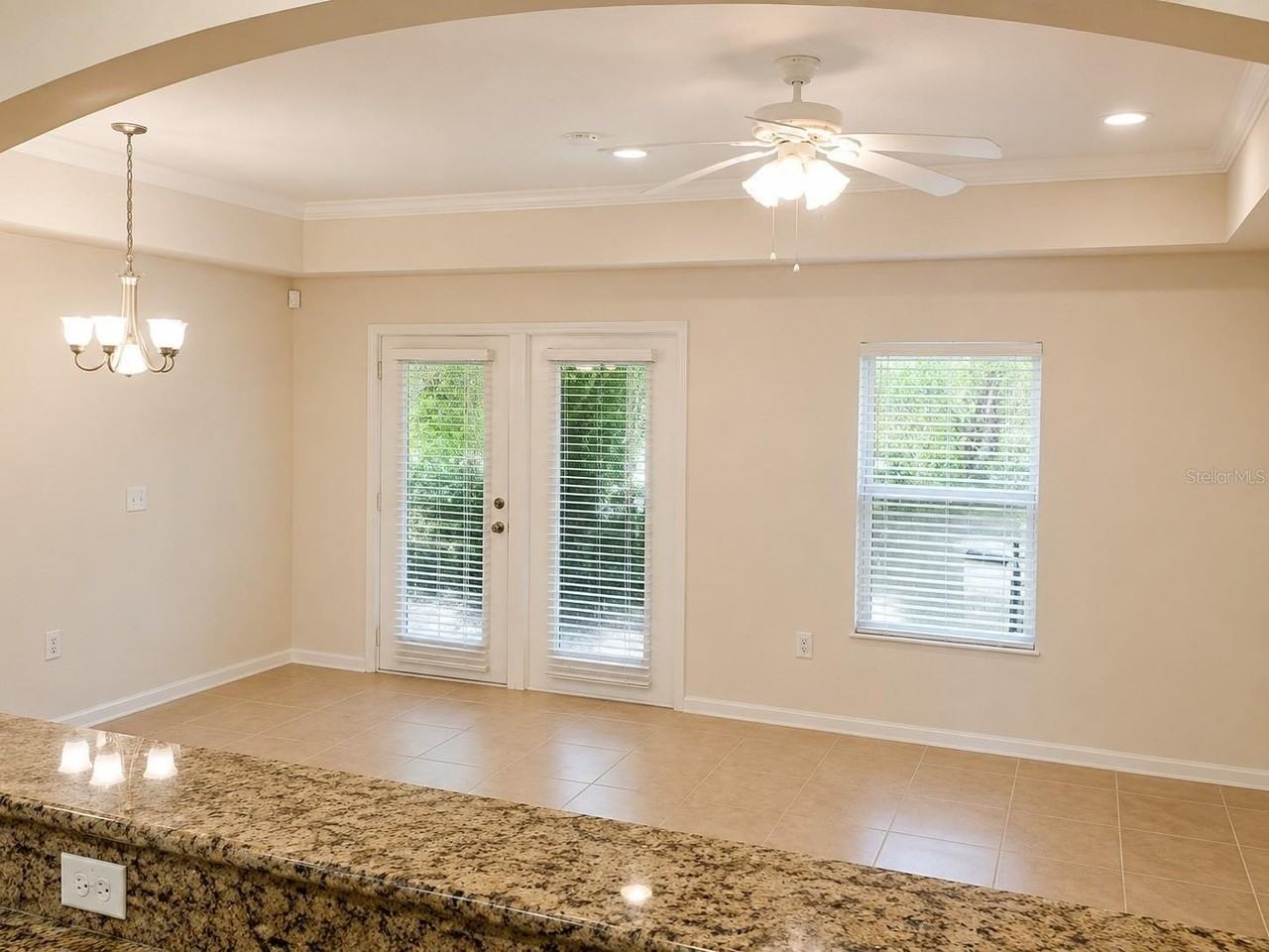 518 Nw 39th Rd - Photo 5 of 15