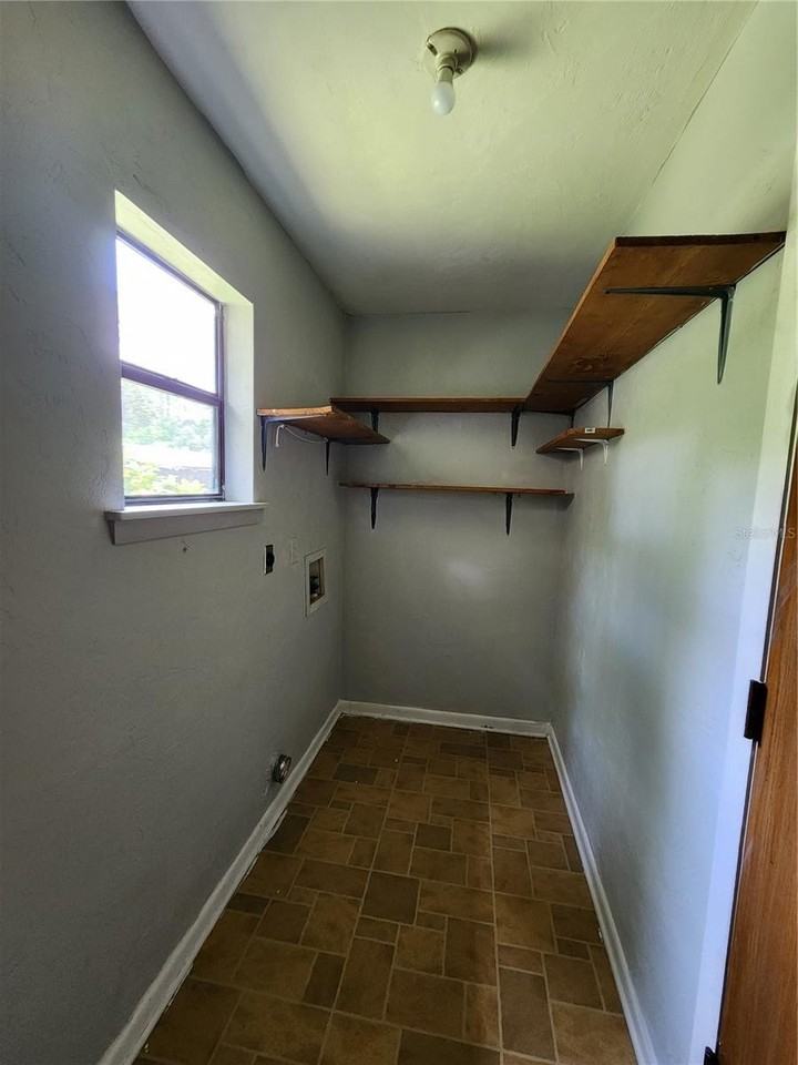 4711 Nw 27th Ter - Photo 3 of 20