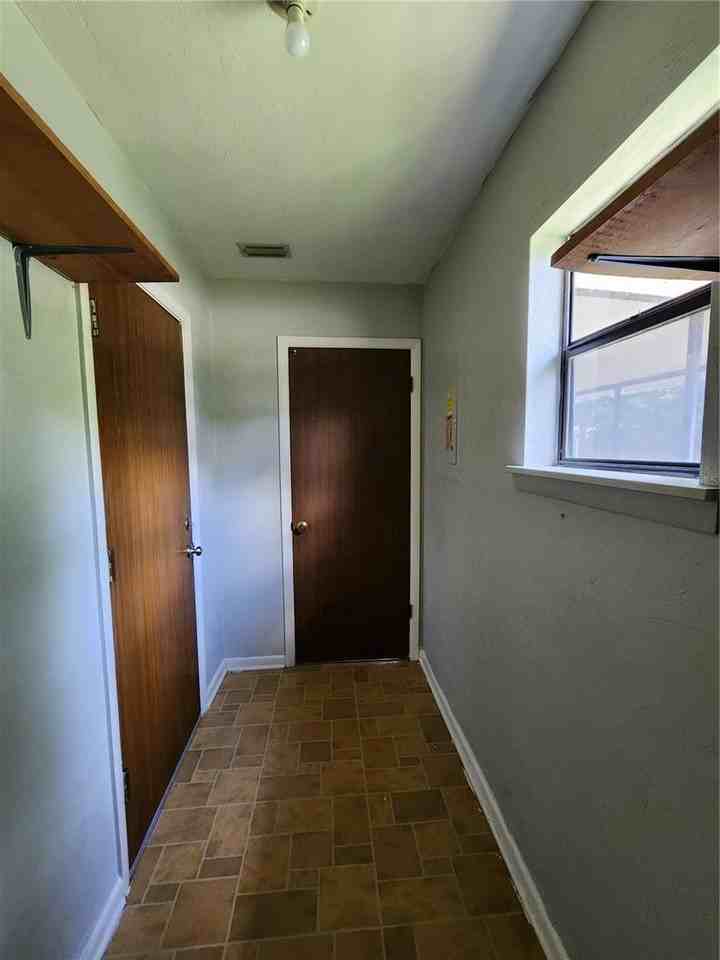 4711 Nw 27th Ter - Photo 4 of 20
