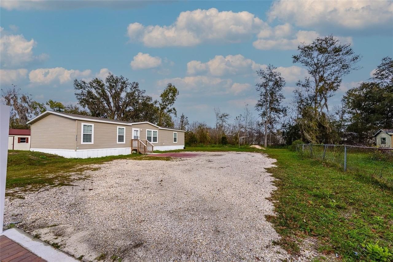 3205 J And J Manor Rd - Photo 2 of 12