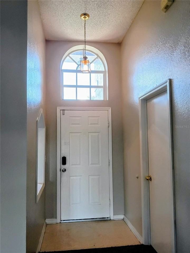2697 Hickory Ridge Dr - Photo 2 of 20