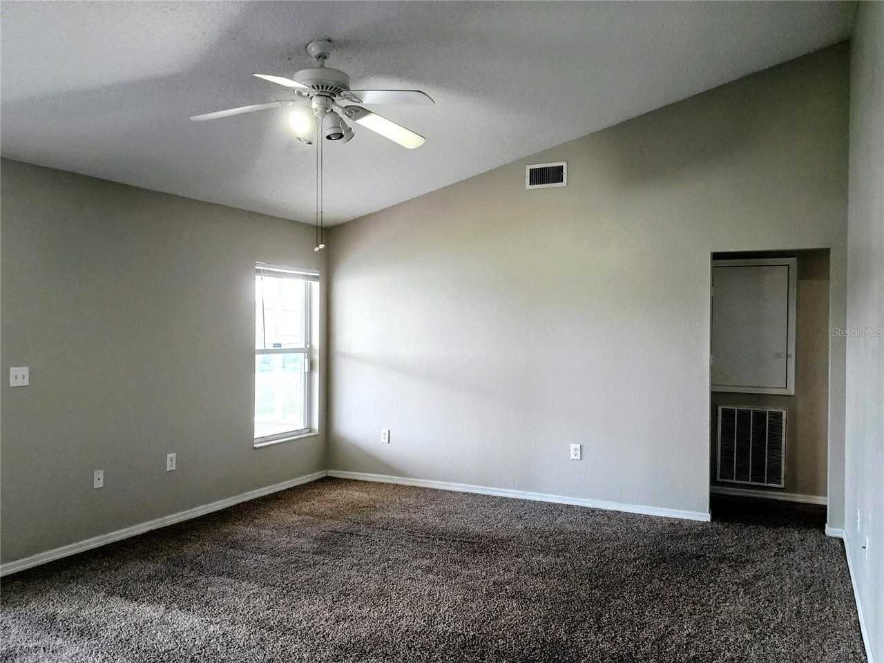 2697 Hickory Ridge Dr - Photo 4 of 20