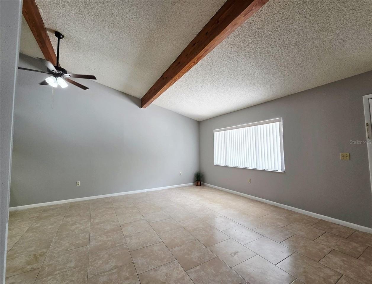 104 Mayfair Pl Sw - Photo 3 of 20