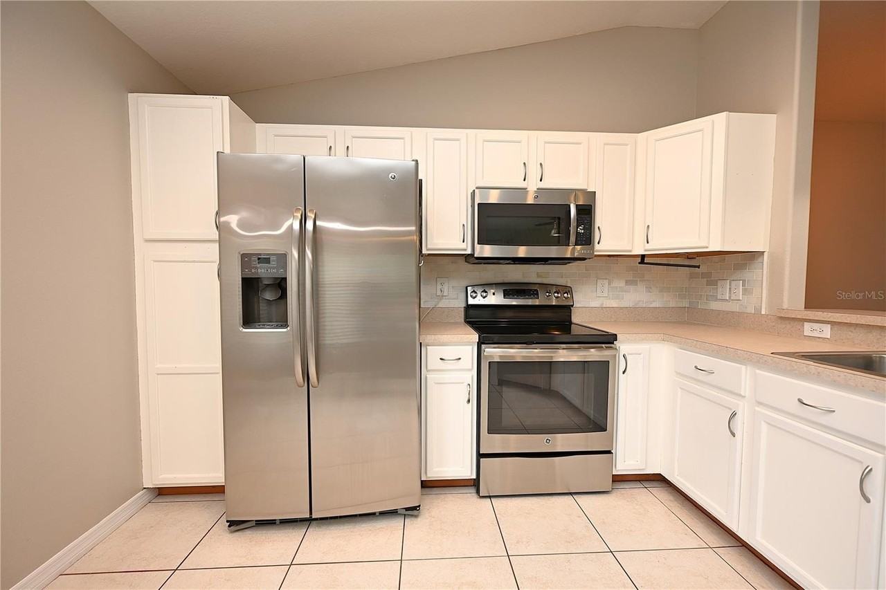 7147 Cedarcrest Blvd - Photo 4 of 50